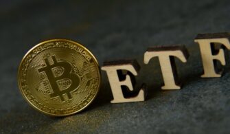 Bitcoin ETF, İlk Günde Yaklaşık 1 Milyon Dolar Değerinde İşlem Hacimi ile Tüm Zamanların En Büyük İkinci Lansmanı Oldu! 5 coinprojesi.com-bitcoin-etf-could-weaken-price-in-the-short-term-jpmorgan