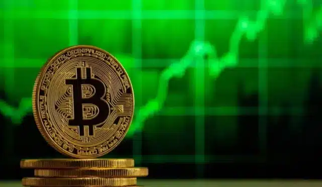 Hong Kong'da Spot Bitcoin ETF'leri Onaylandı: Bitcoin Fiyatı Yükselişte! 13 hong-kongda-spot-bitcoin-etfleri-onaylandi-bitcoin-fiyati-yukseliste