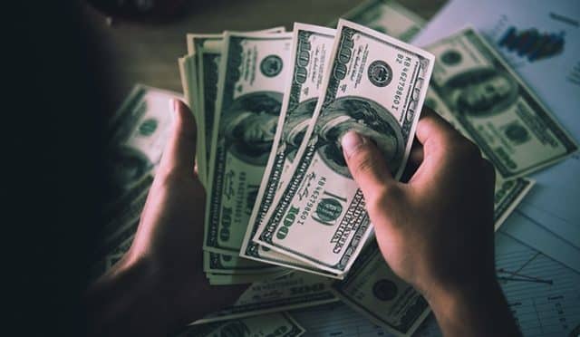 Yapay Zeka ile Yapılan Ses Klonlama Dolandırıcılığı Sonrası Bankalara 20.000 Dolarlık Dava! 6 yapay zeka ile yapılan ses klonlama dolandırıcılığı sonrası bankalara 20.000 dolarlık dava!