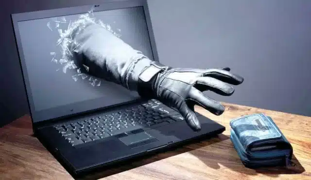 Yatırım Danışmanından 45,6 Milyon Dolarlık Banka Dolandırıcılığı: Paralar Gayrimenkule ve Özel Uçağa Aktı! 4 yatırım danışmanından 45,6 milyon dolarlık banka dolandırıcılığı: paralar gayrimenkule ve özel uçağa aktı!