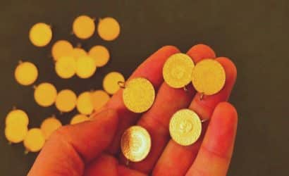 gram altın rekora koşuyor: türkiye’de 7.300 tl eşiği test edildi!