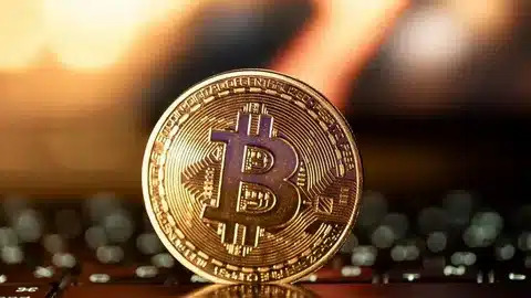 2021 kripto çöküşünü bilen analistten çarpıcı tahmin: altın 5.000 dolar, bitcoin 110.000 dolar!